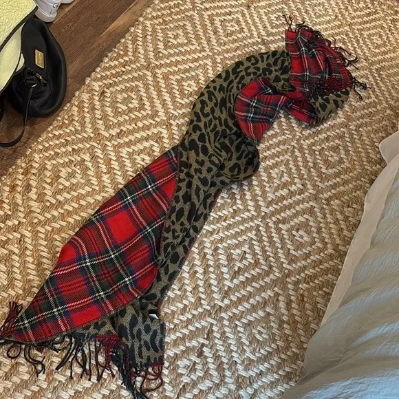 Reversible scarf plaid and leopard print - Picture 4 of 5